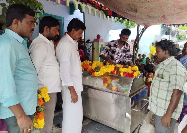 మాజీ కౌన్సిలర్ కుమారుడు అనారోగ్యంతో మృతి.